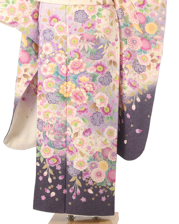 振袖（正絹） 牡丹桜菊文様 クリーム色 MOサイズ A094 レンタル｜京都