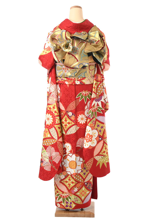 振袖（正絹） 花菱に四季の花文様 赤地 Mサイズ A136 レンタル｜京都