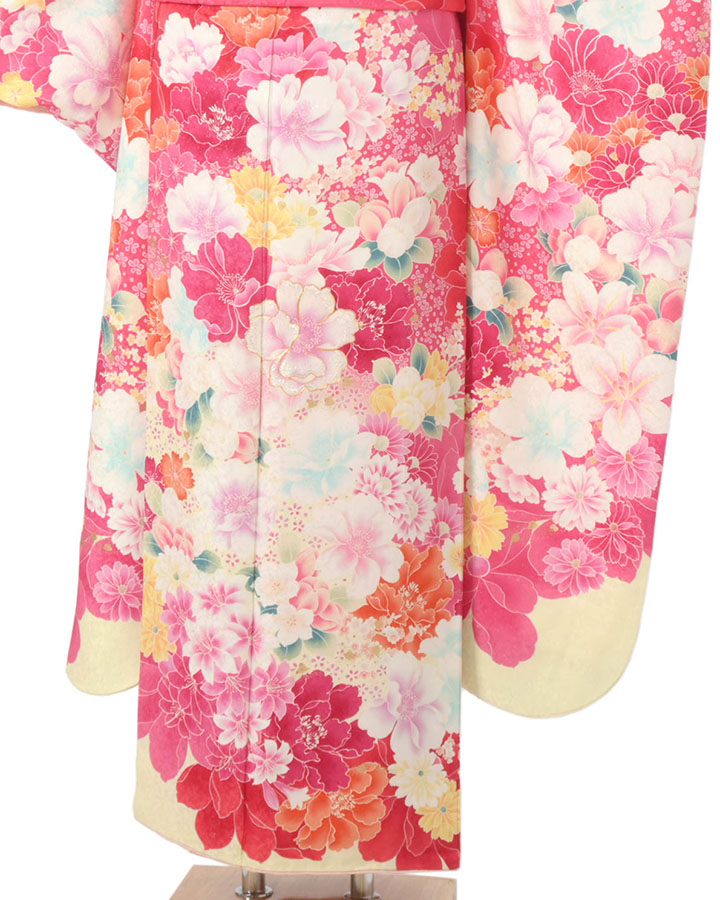 桜色の振袖 菊花紋様 桜色に牡丹や貝桶文様の振袖 | MK振袖スタイル | 振袖購入・レンタル専門店