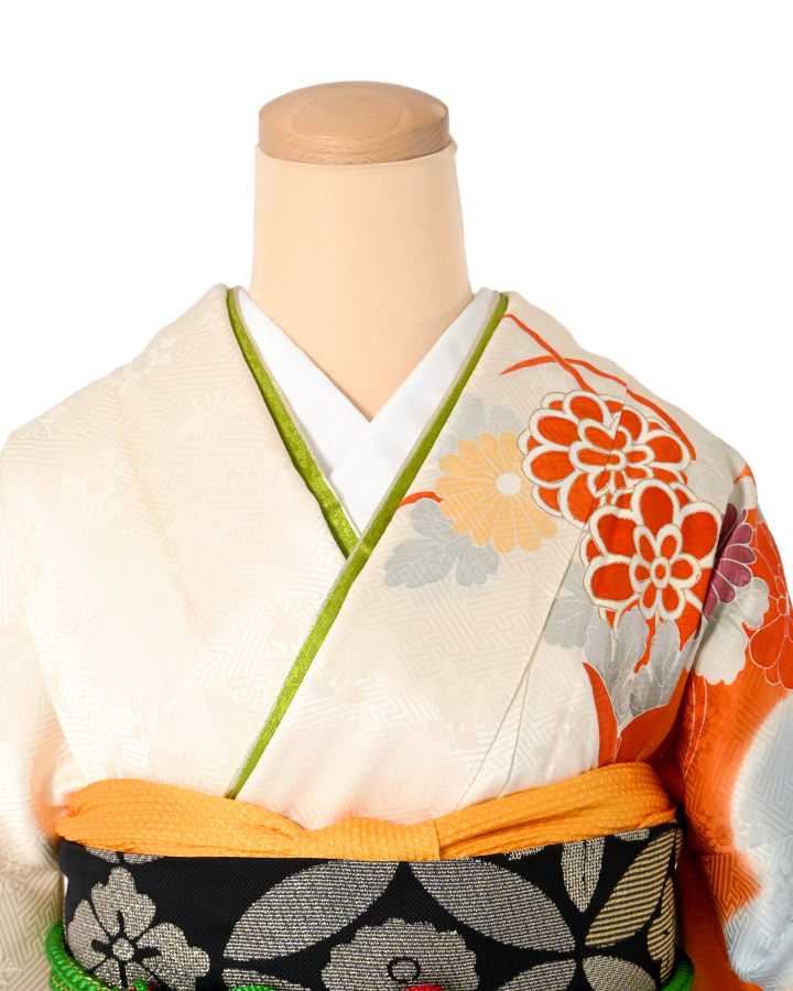 振袖（正絹） 熨斗菊文様 生成×橙色 MOサイズ A149 レンタル｜京都