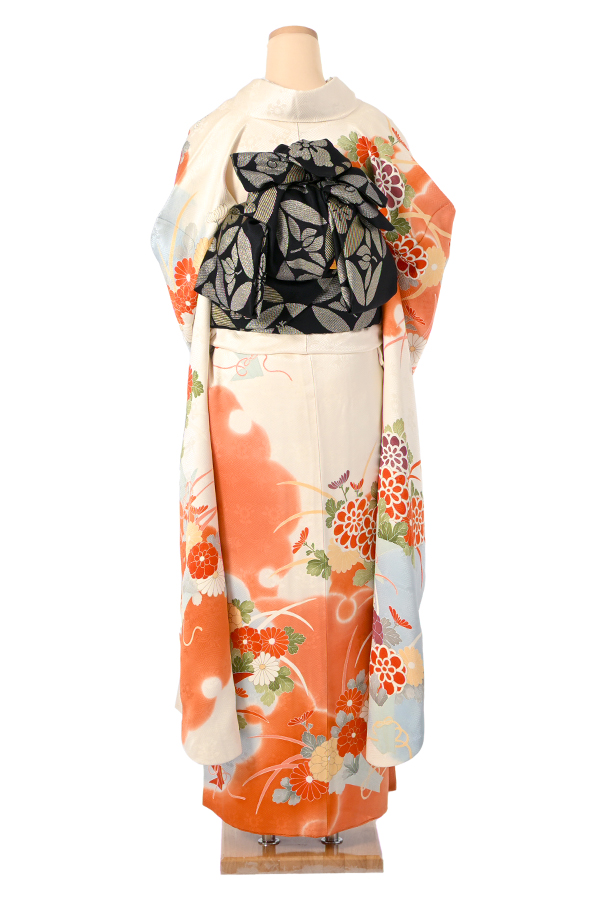 振袖（正絹） 熨斗菊文様 生成×橙色 MOサイズ A149 レンタル｜京都