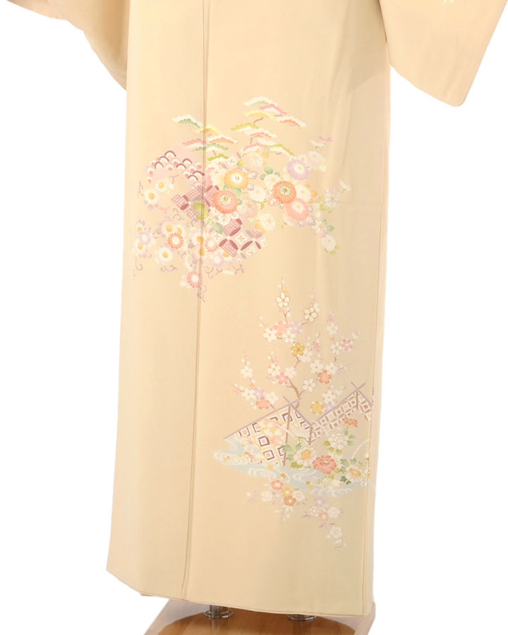正絹訪問着　Lサイズ 訪問着（正絹） 有職霞に四季草花 香色 LOサイズ D774 レンタル｜京都